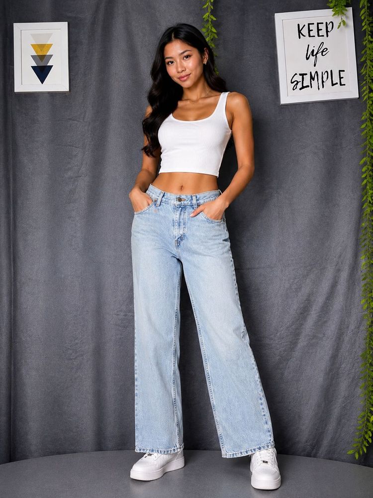Light Wash Relaxed Fit Jeans