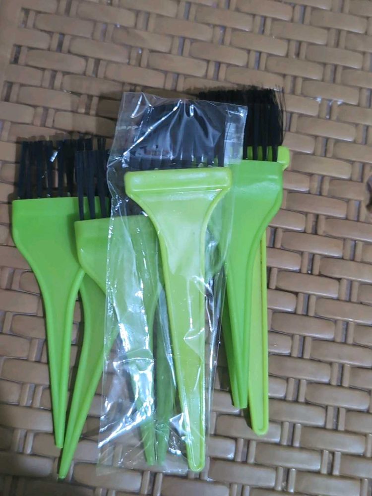 8 brushes and shower cap