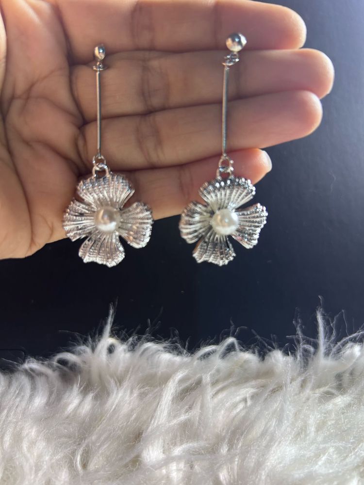 Elegant Floral Pearl Drop Earrings