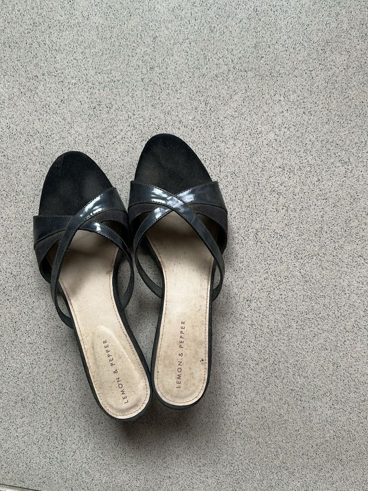 Lemon &amp; Pepper Sandals