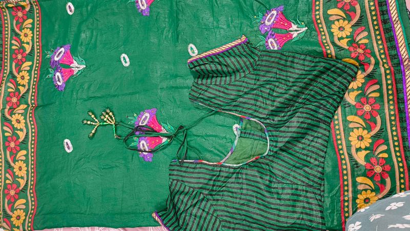 🎊🥻Vibrant Green Embroidered Saree