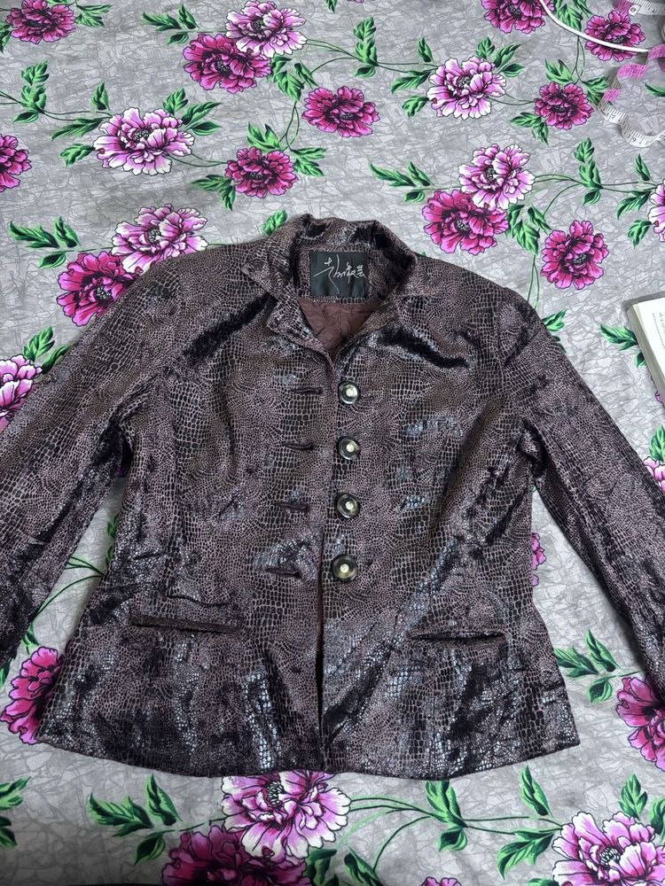 vintage aesthetic animal print brown blazer