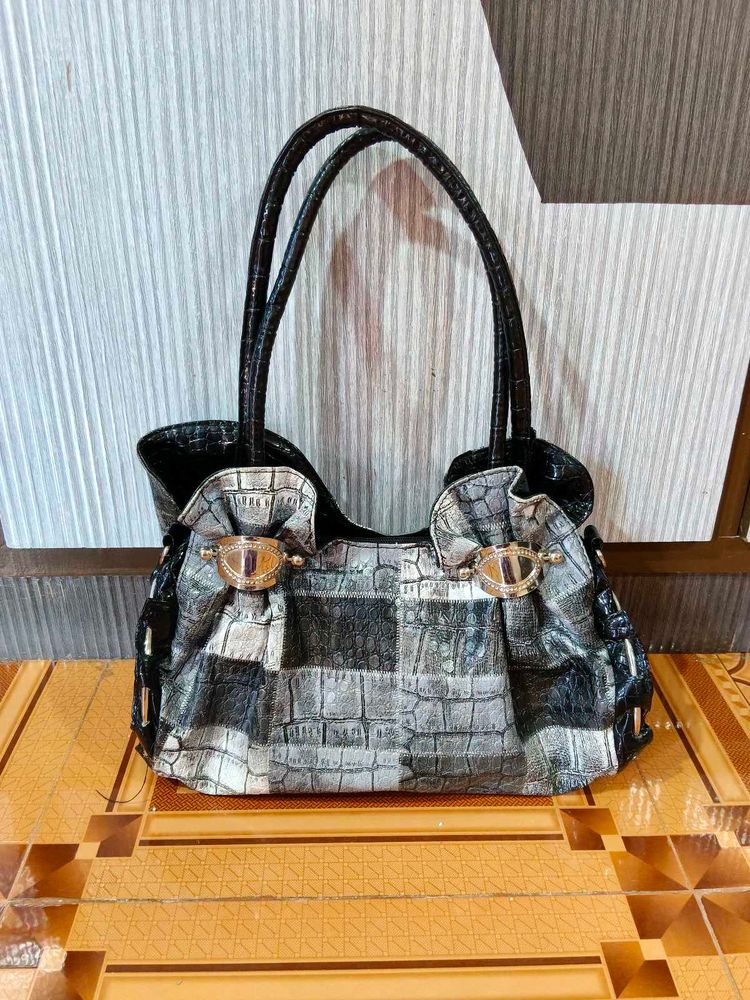 Stylish Crocodile Print Handbag