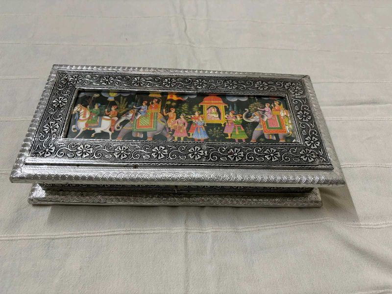 Decorative Vintage Style Gifting Trinket Box