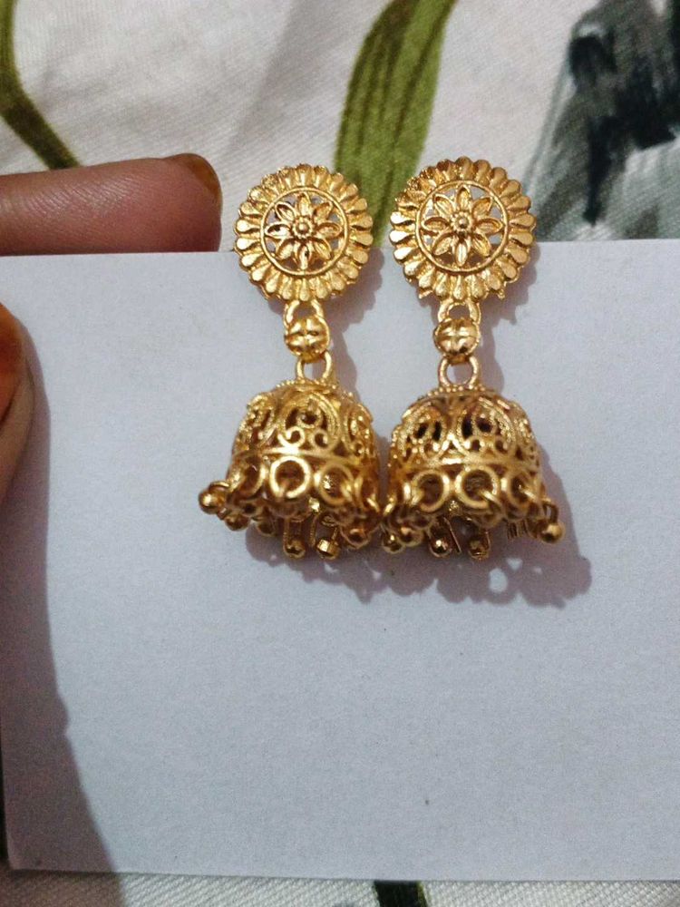 Gold-toned Jhumka Earrings🥰🎁🆕