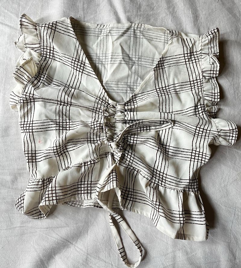 tie up crop top🤍