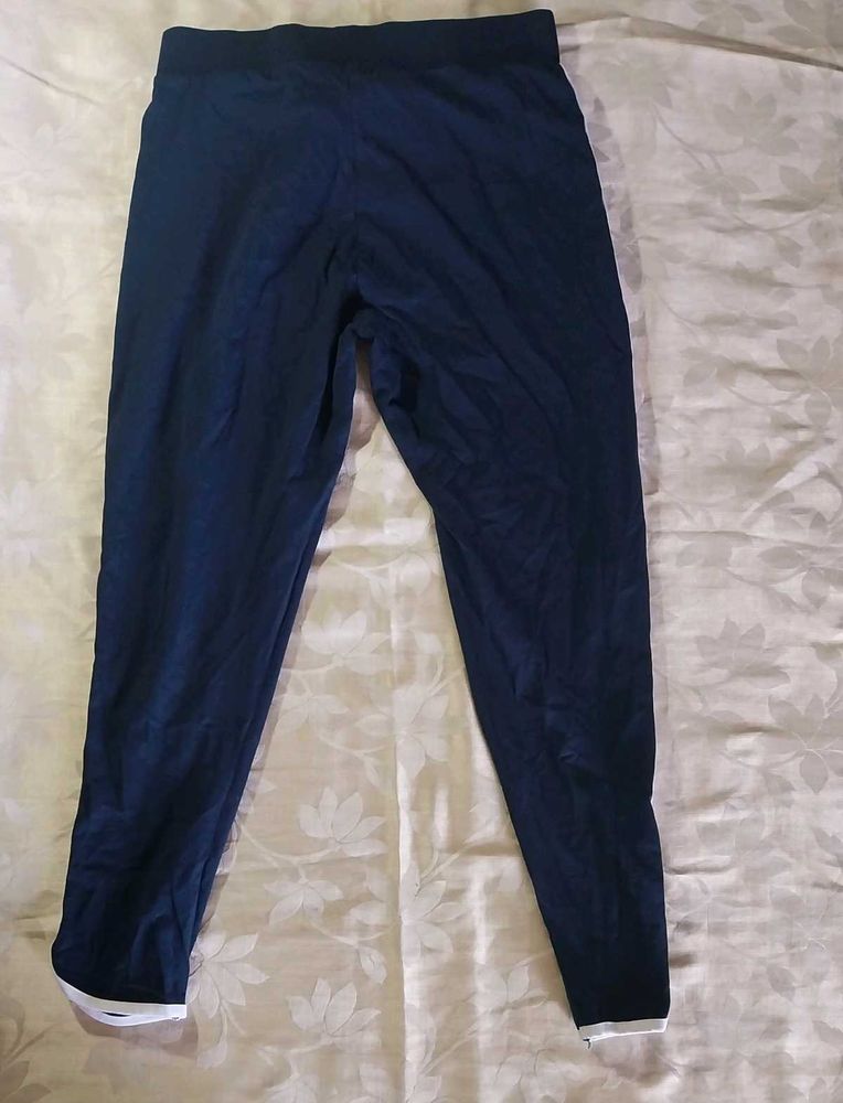 Navy Blue Leggings and a top