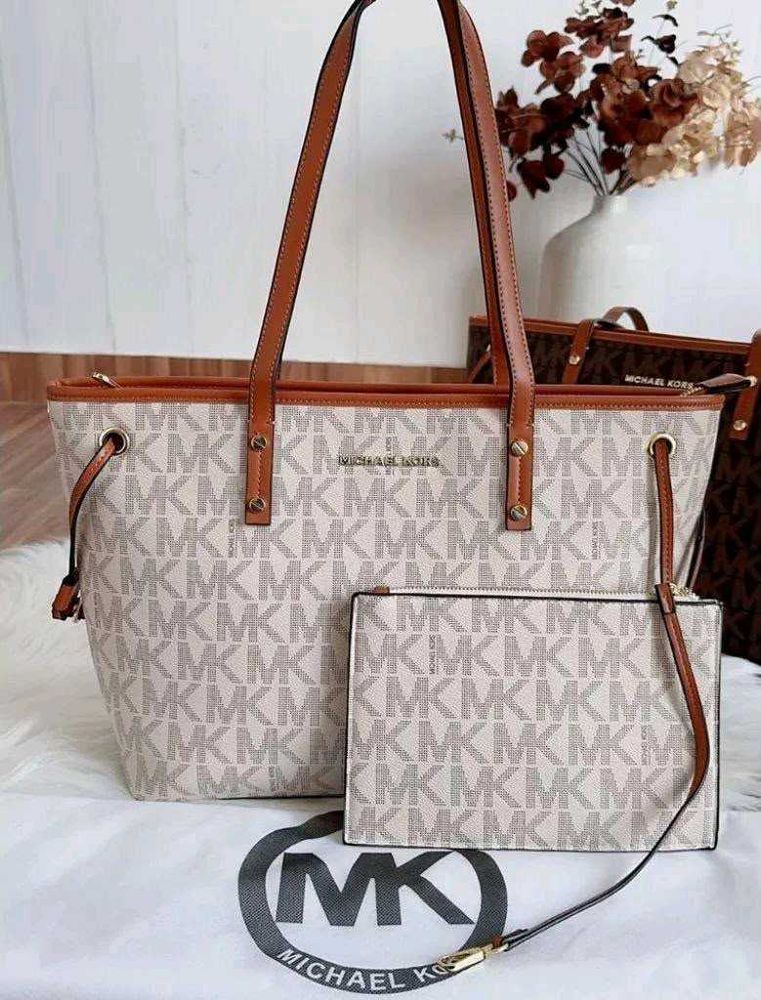 MICHAEL KORS* *JET SET TRAVEL MONOGRAM LOGO TOTE