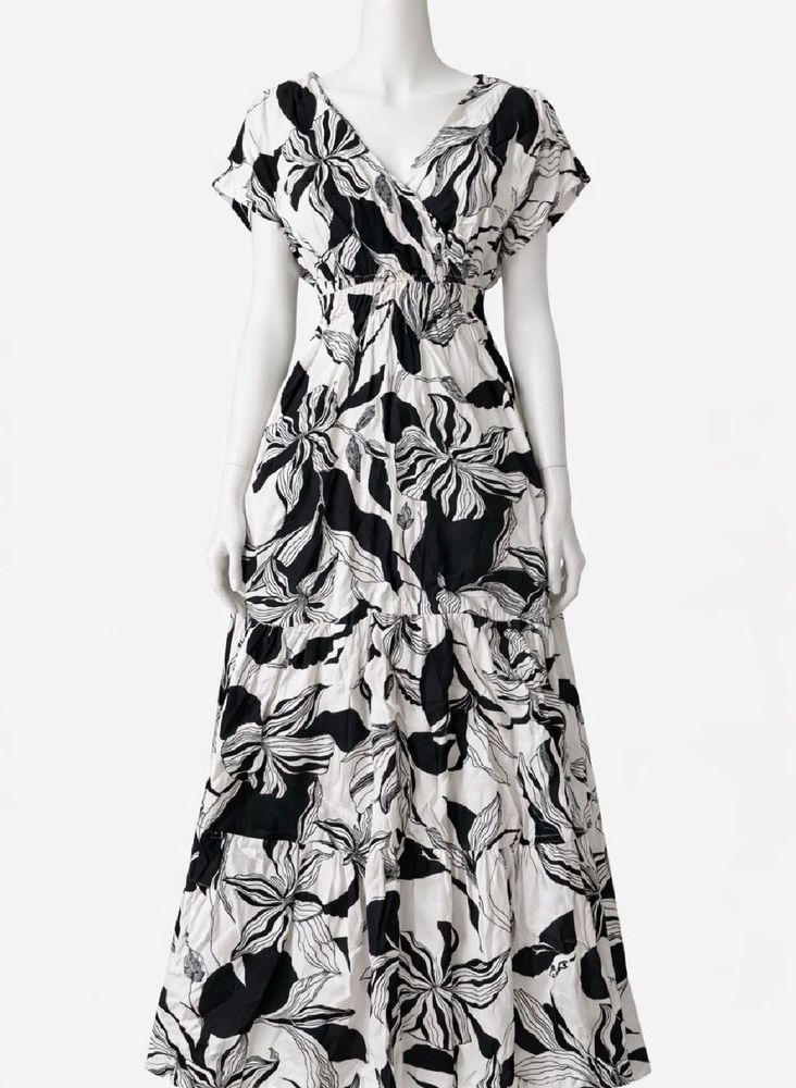 🚨sale🚨Monochrome Floral Maxi Dress