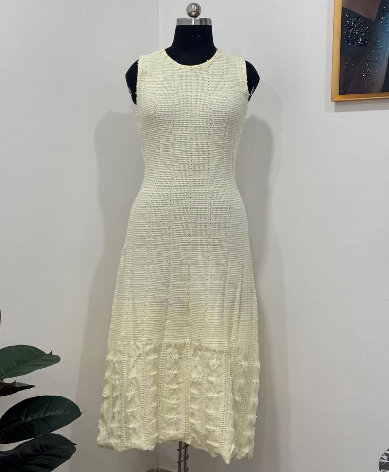 Elegant Cream Sleeveless Midi Dress