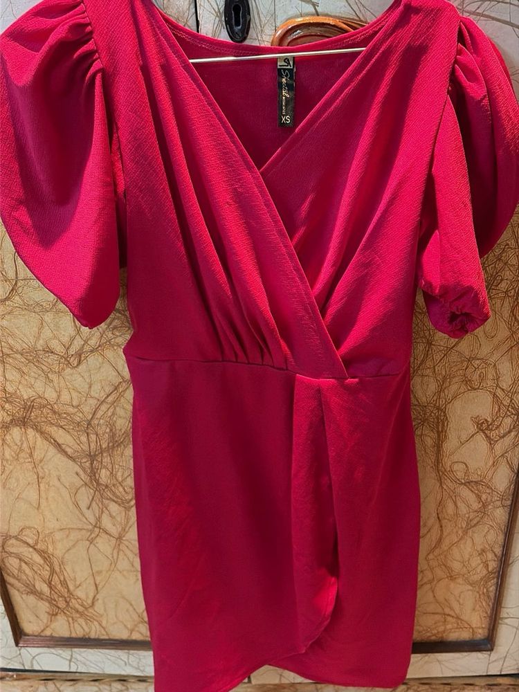 Chic Fuchsia Wrap Dress with Puff Sleeves