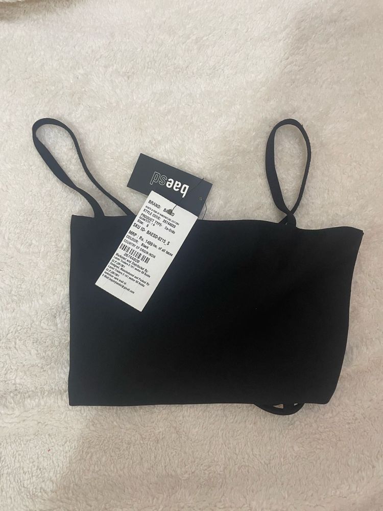 Black Sleeveless Crop Top