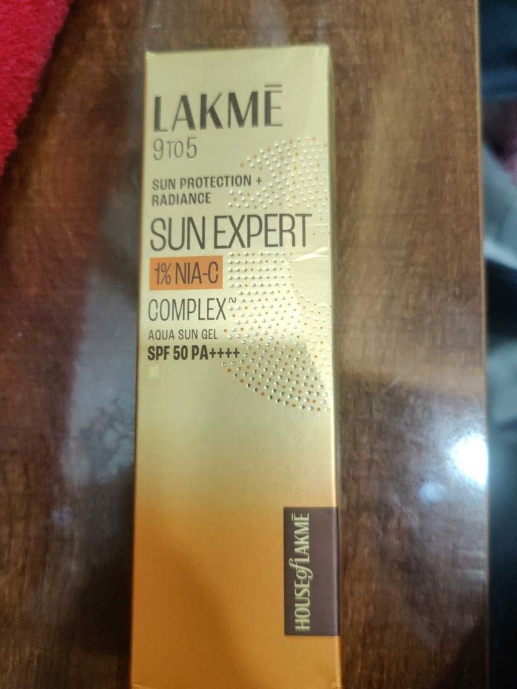 LAKME 9 T0 5 SUN PROTECTION