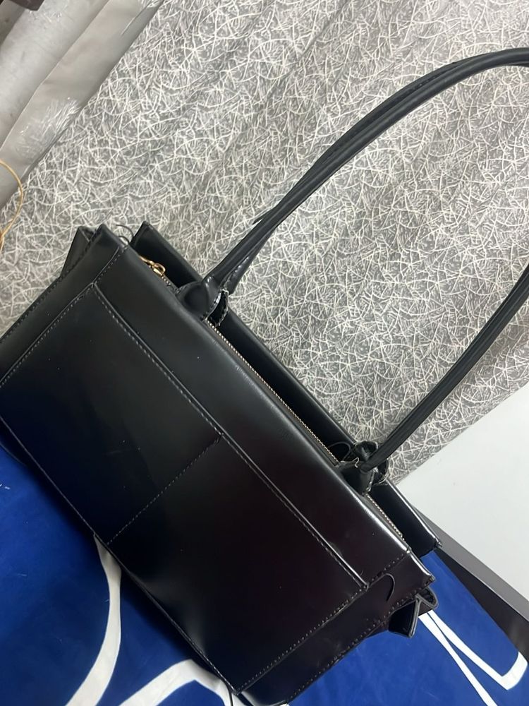 Chic Black Faux Leather Shoulder Bag