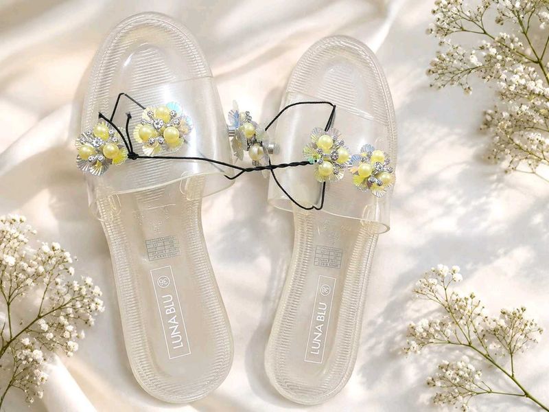 New lunablu slide sandals
