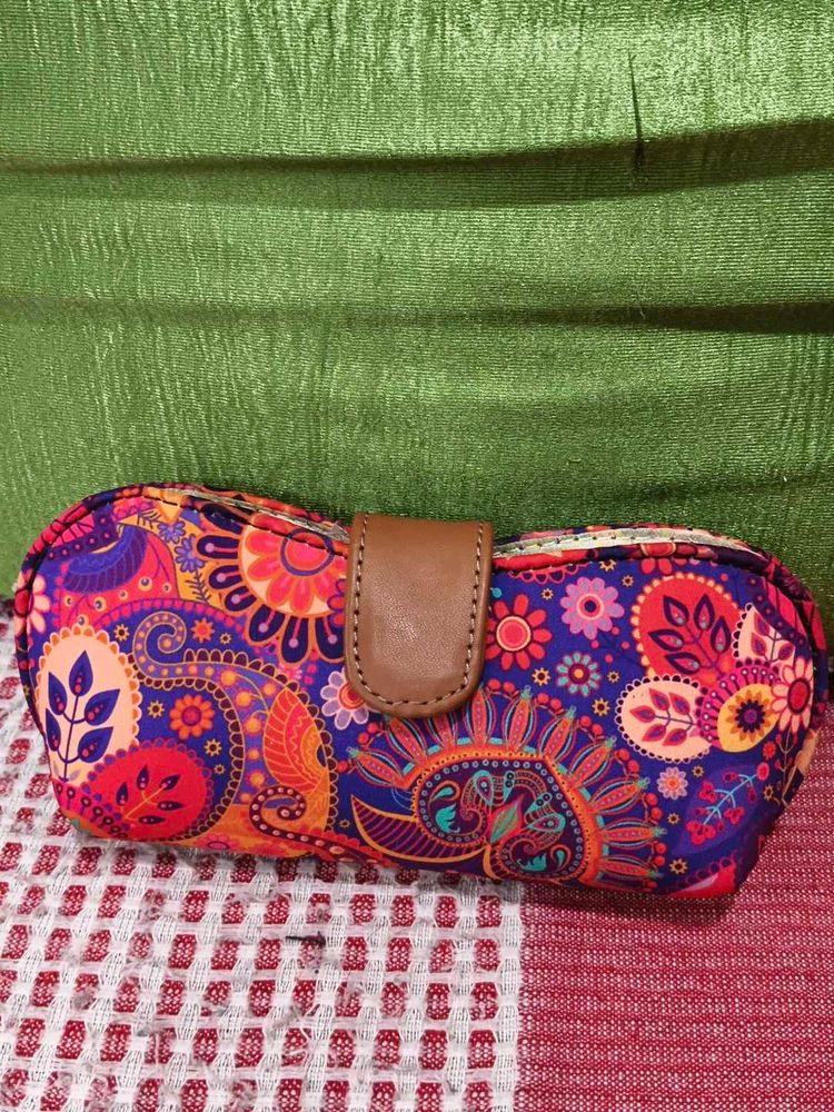Vibrant Paisley Print Glasses Case