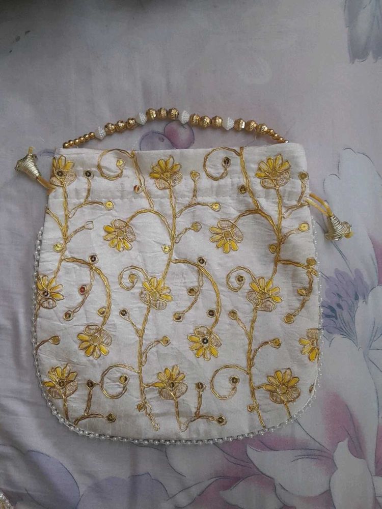 Embroidered Potli Bag🤩💛