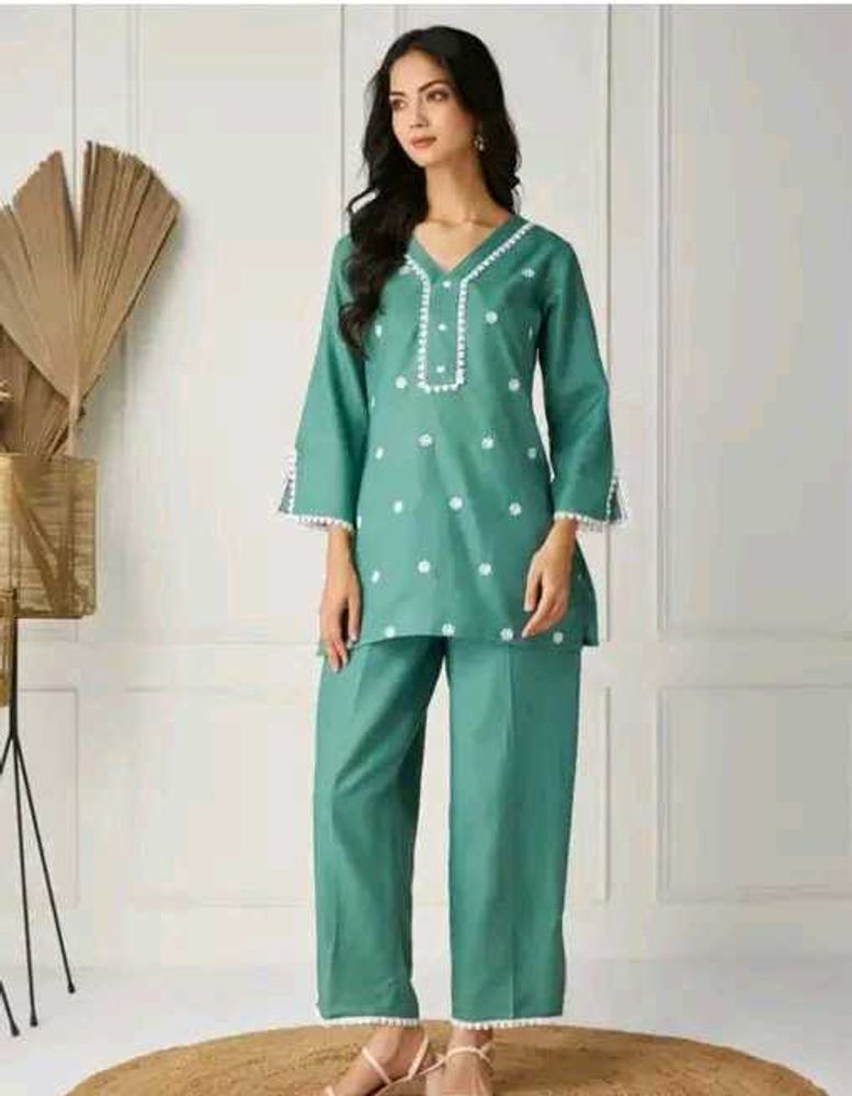 Stylish Glamorous Women Top &amp; Bottom Sets*