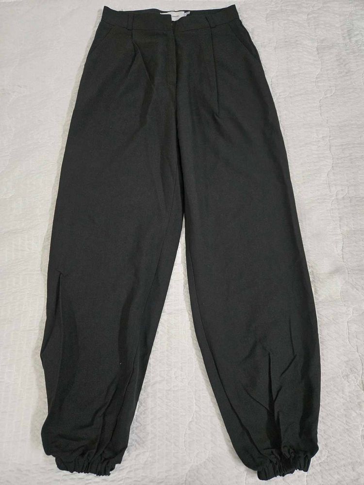 highrise Chic Black Jogger Pants waist 26