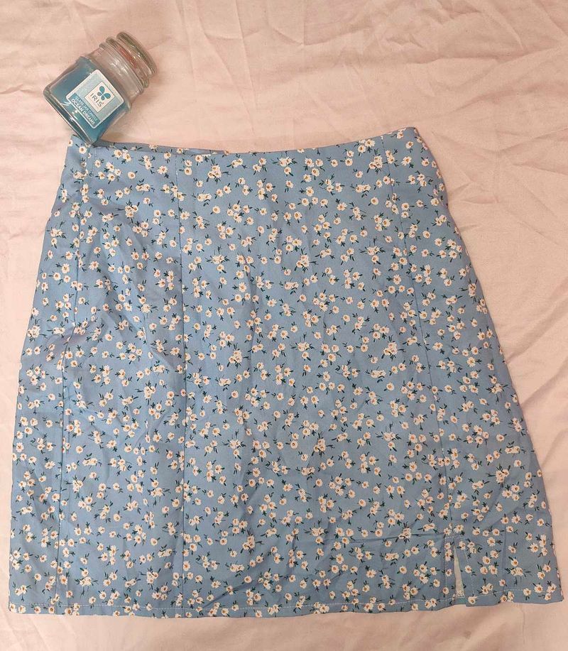 Pre- loved urbanic floral mini skirt