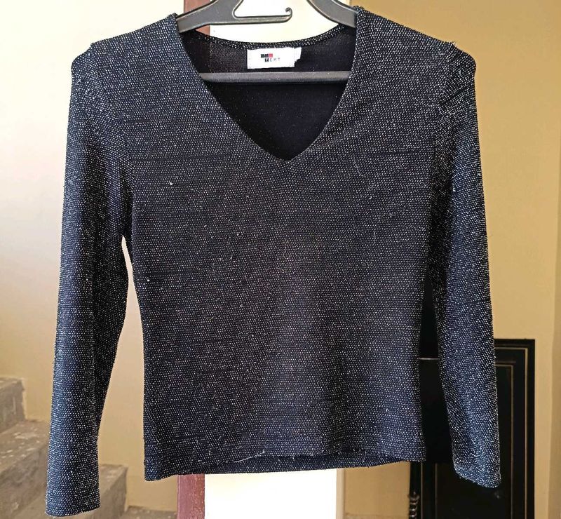 Sparkly V-Neck Long Sleeve Top