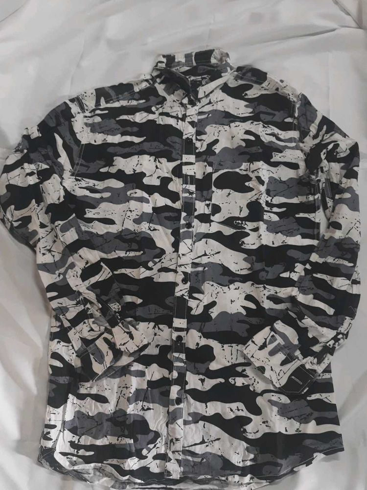 Men's Camo Print Button-Up Shirt