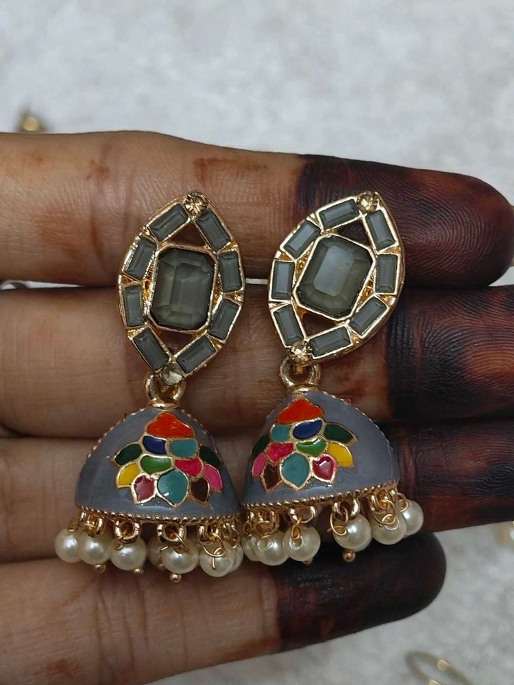 Elegant Grey Jhumka Earrings