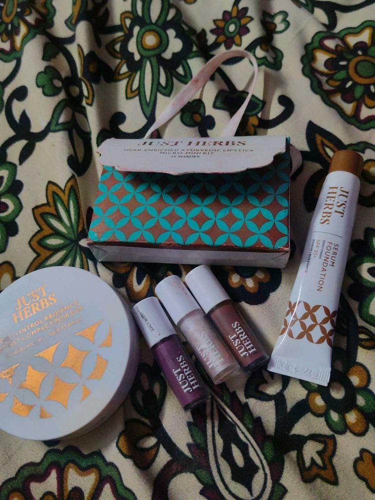 Just Herbs Makeup Kit