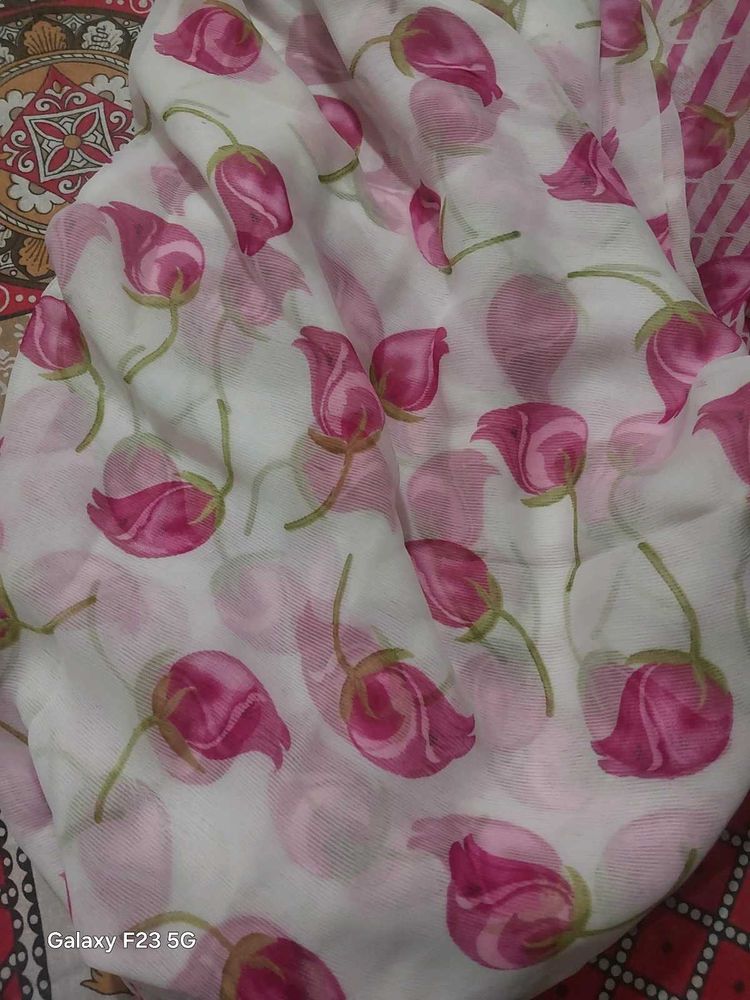 Beautiful Floral Print saari