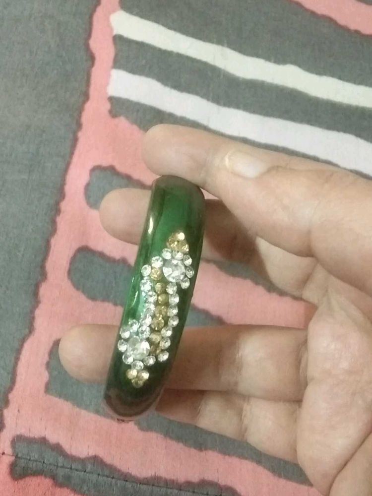 Sparkling Emerald Green Bangle