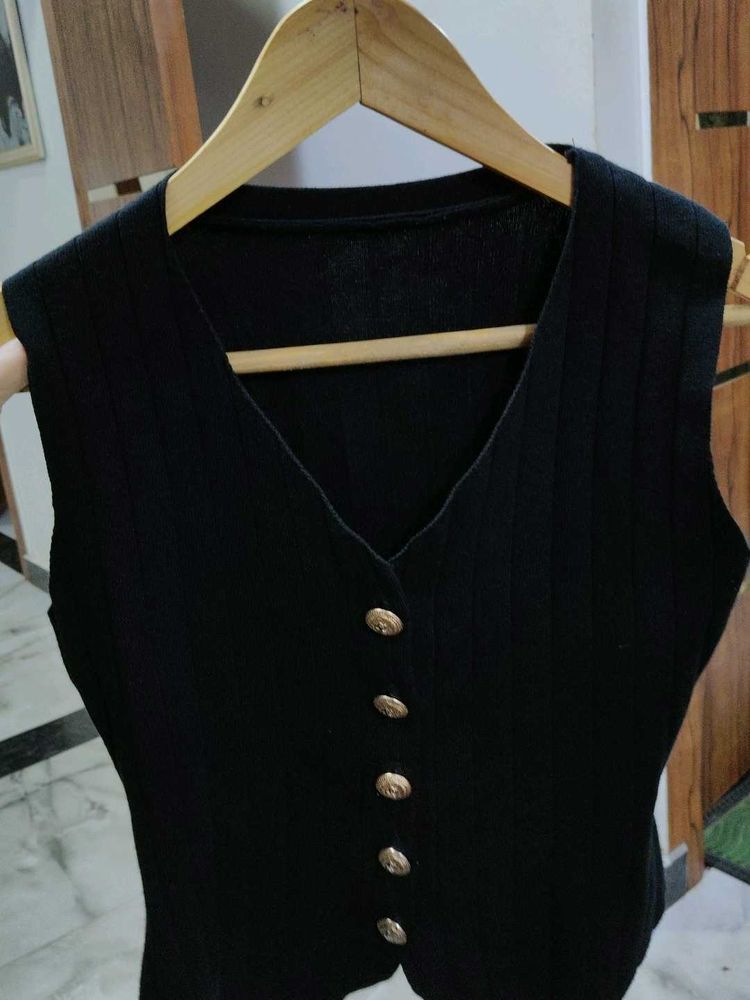 Sleek Black Buttoned Sleeveless Top Pants
