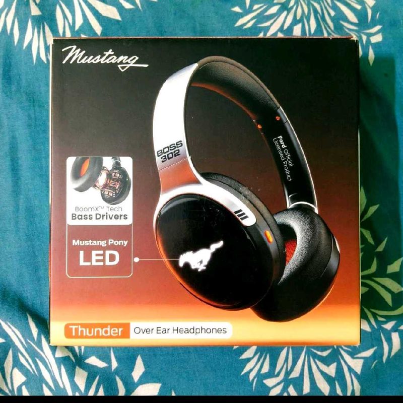 Mustang Boss 302 Over Ear Headphones