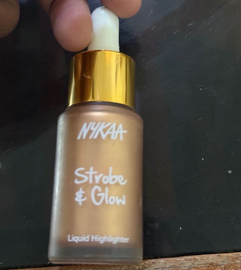 NYKAA Strobe &amp; Glow Highlighter