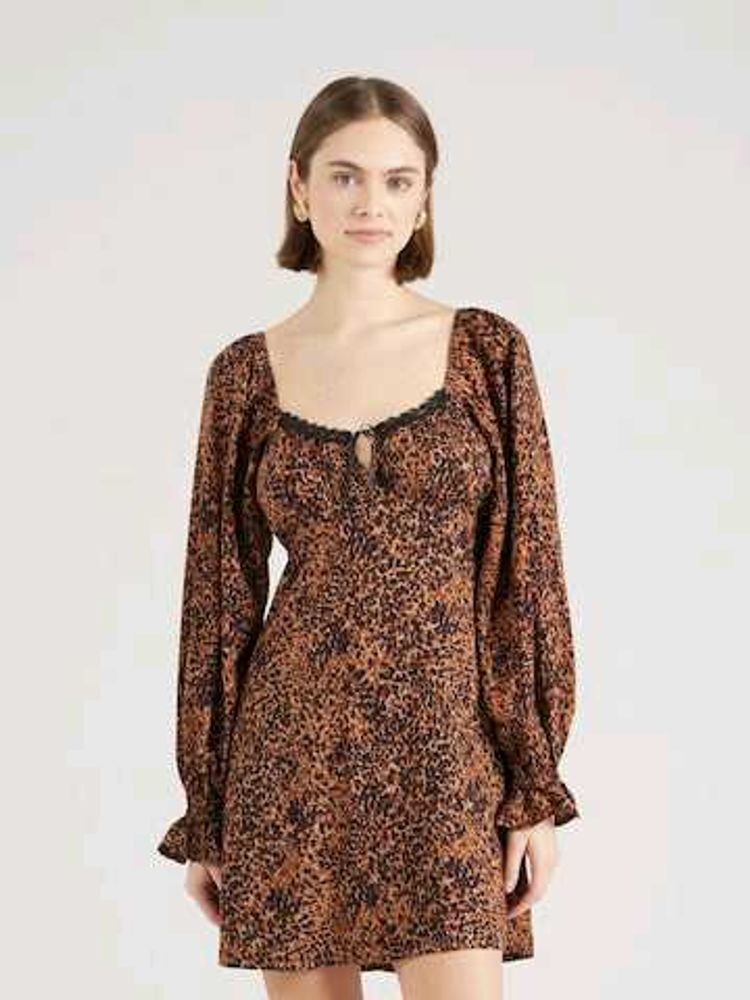1039. Chic Leopard Print Mini Dress