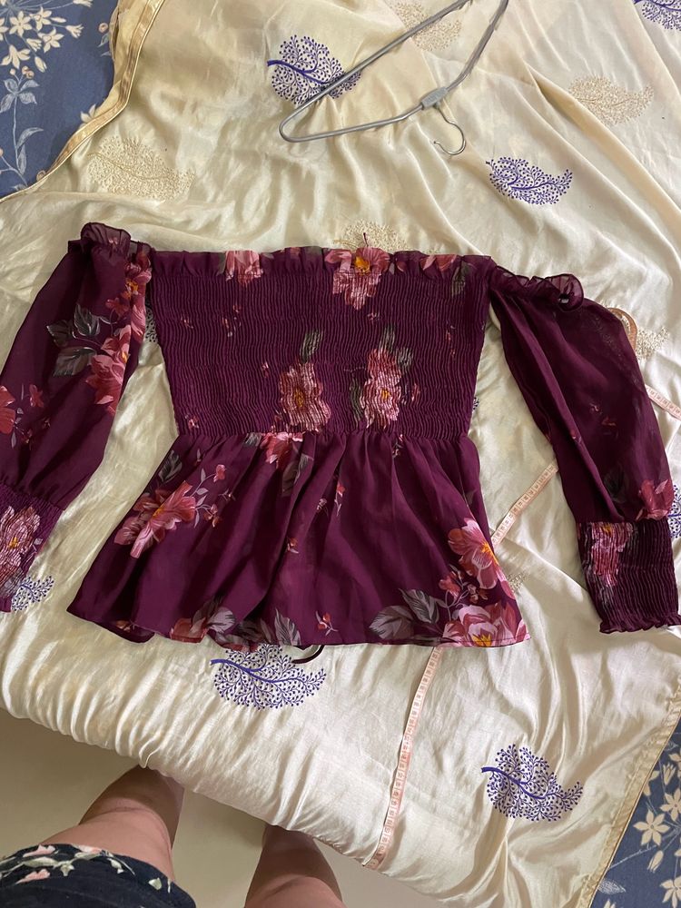 OFF SHOULDER FLORAL TOP