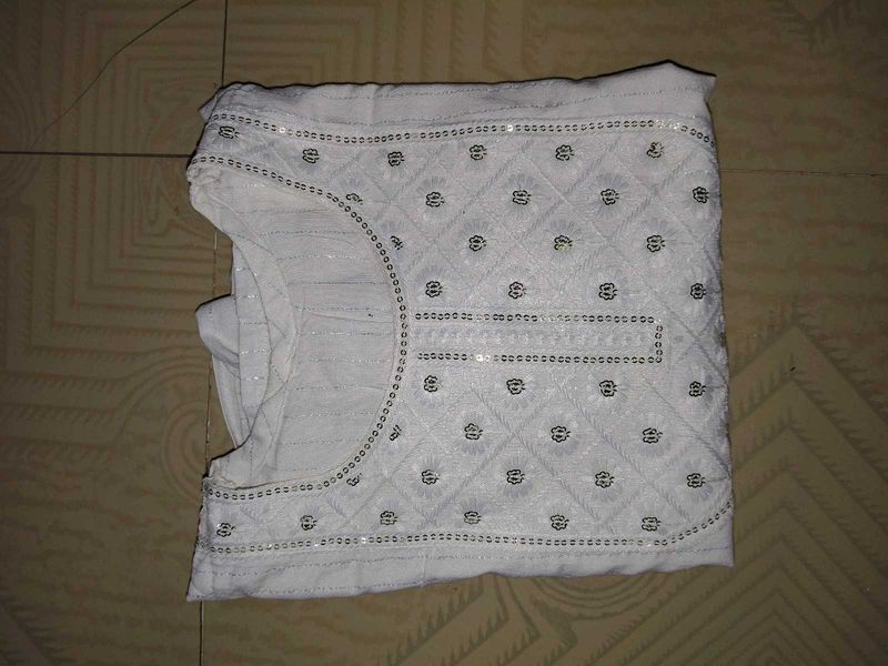 Elegant White Chikankari Kurta