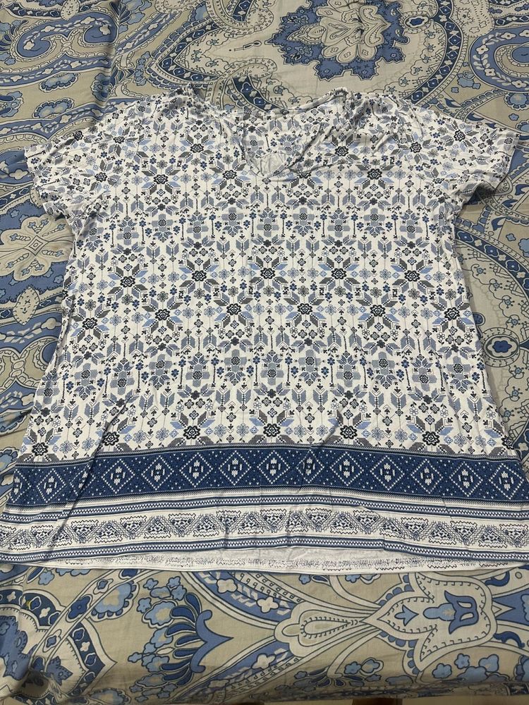 combo of 2 tops (blue &amp; Green with rime stones)