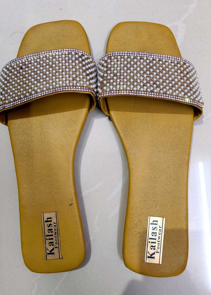 Pearl Embellished Beige flats