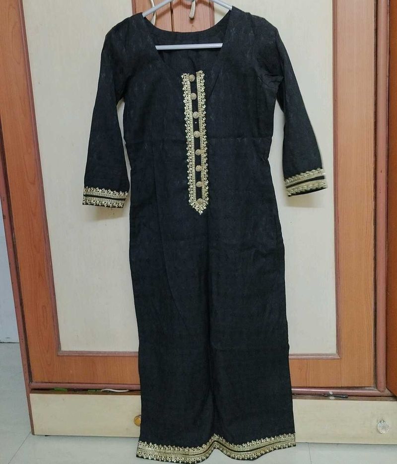 Elegant Black Kurta with Gold Embellishments