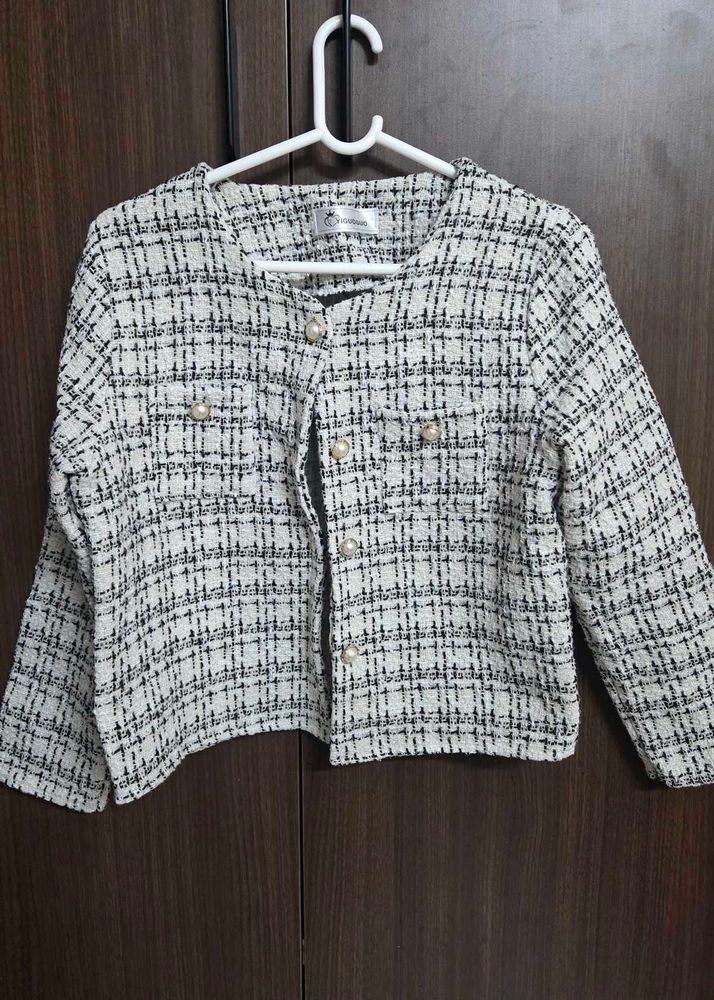 Chic Tweed Cropped Jacket