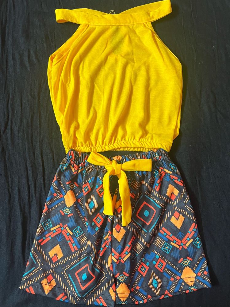 Girls' Two-Piece Outfit - Yellow &amp; Patterned