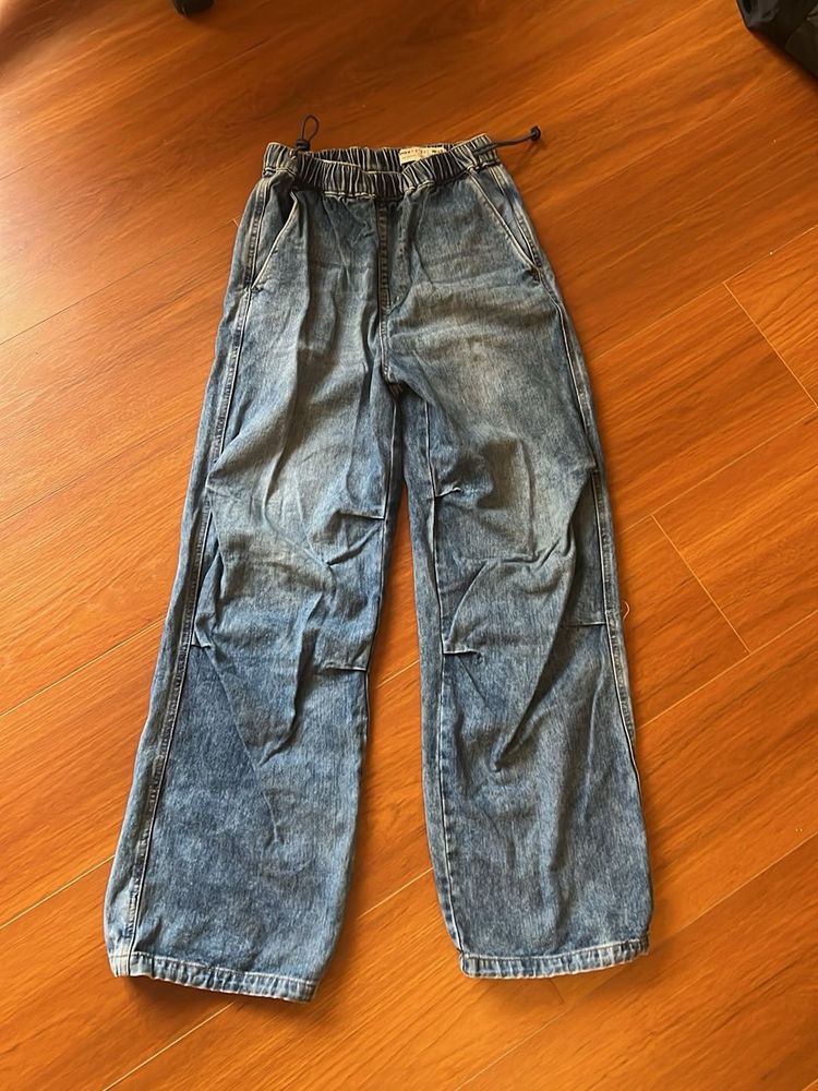 Vintage Wash Wide Leg parachute Jeans