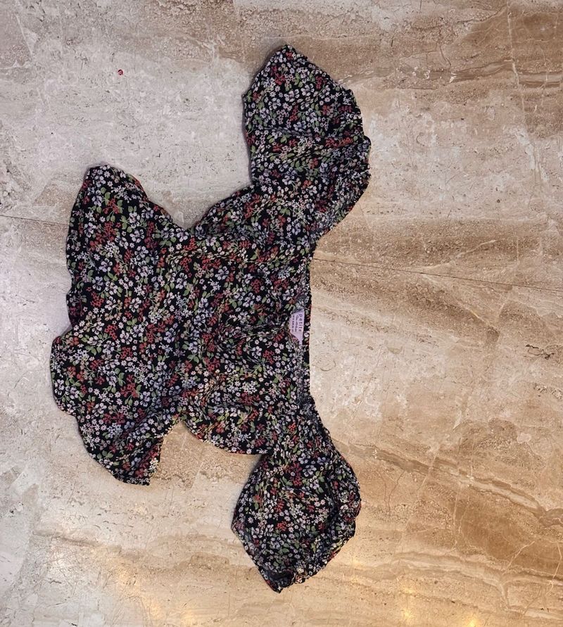 Beautiful Floral Waist Fitted Top- Size-30-34