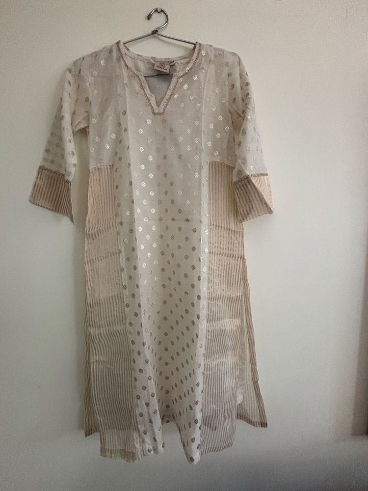 Elegant White Kurta with Foil Print