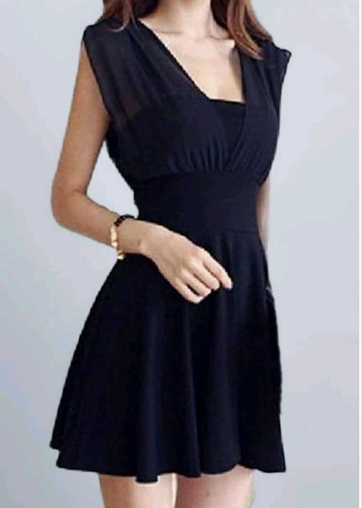 57209. Elegant Black V-Neck Mini Dress
