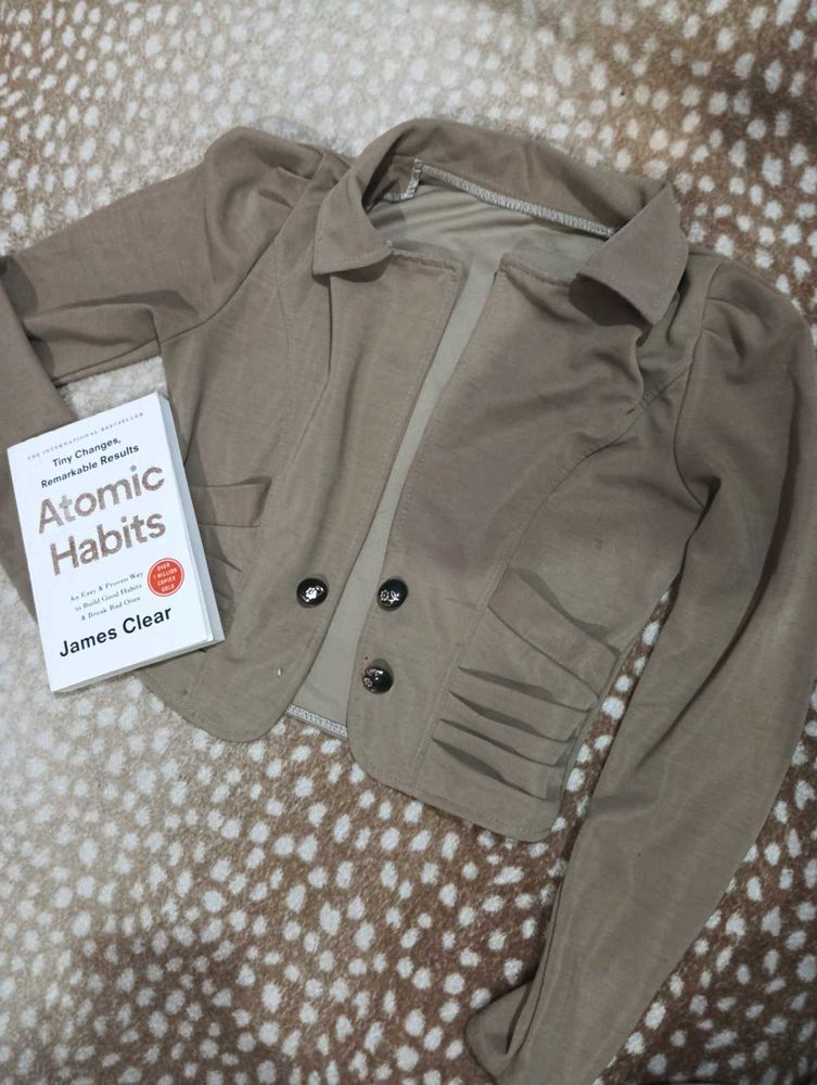 Stylish Women's Cropped Coat