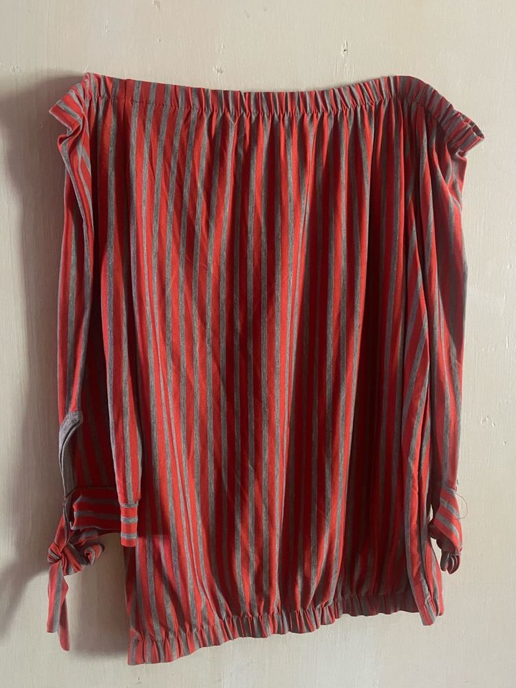 Vintage Off-Shoulder Top🎀✨