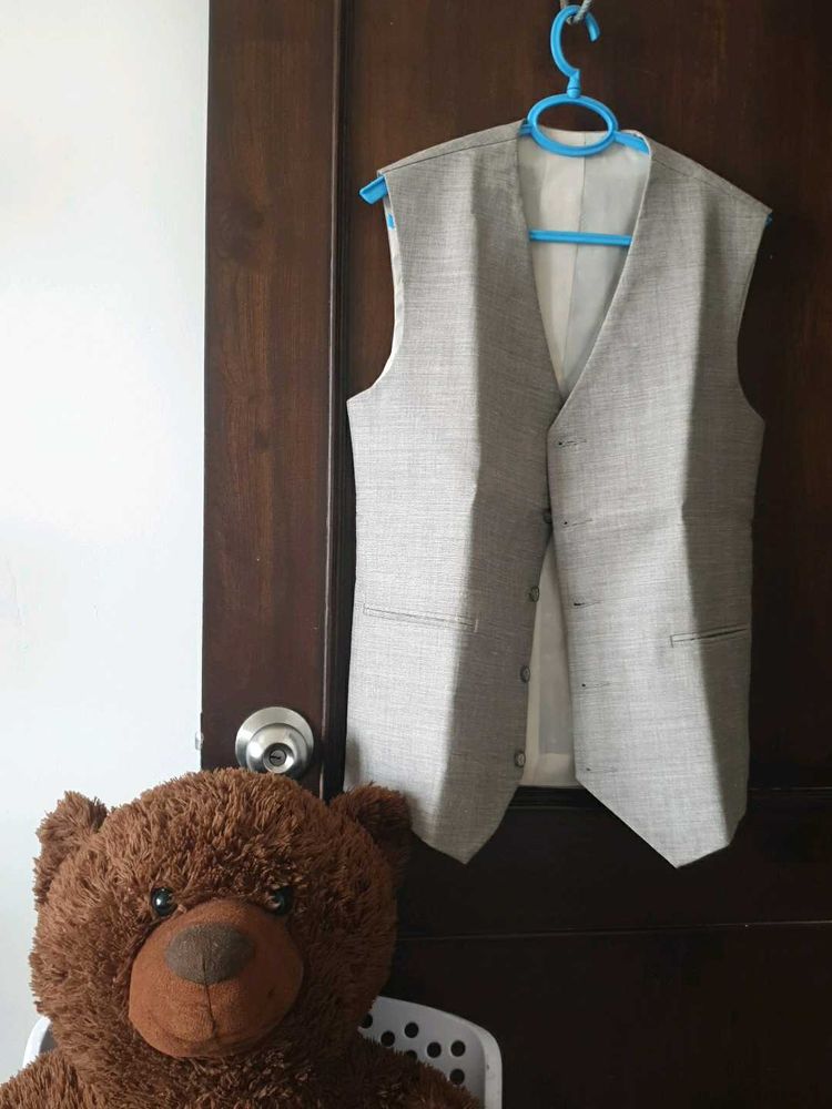 brand 👌new 42Gray Linen Vest