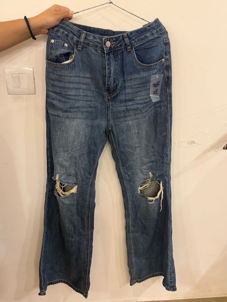 Stylist Fashionable Ripped Bootcut Jeans Size 30