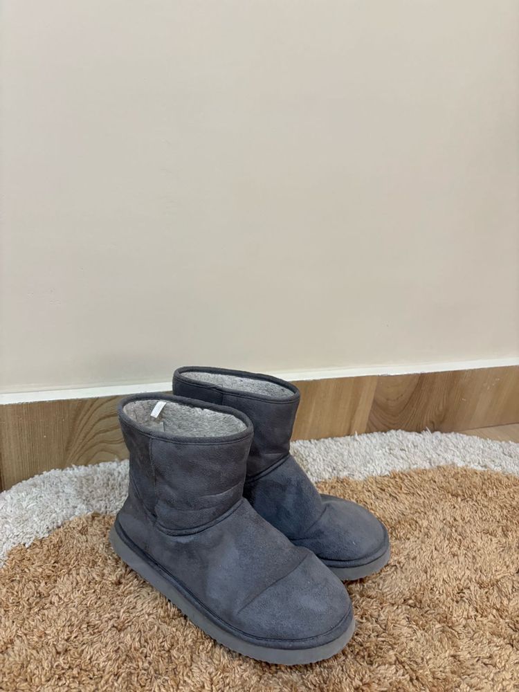 Cozy Grey Winter Boots